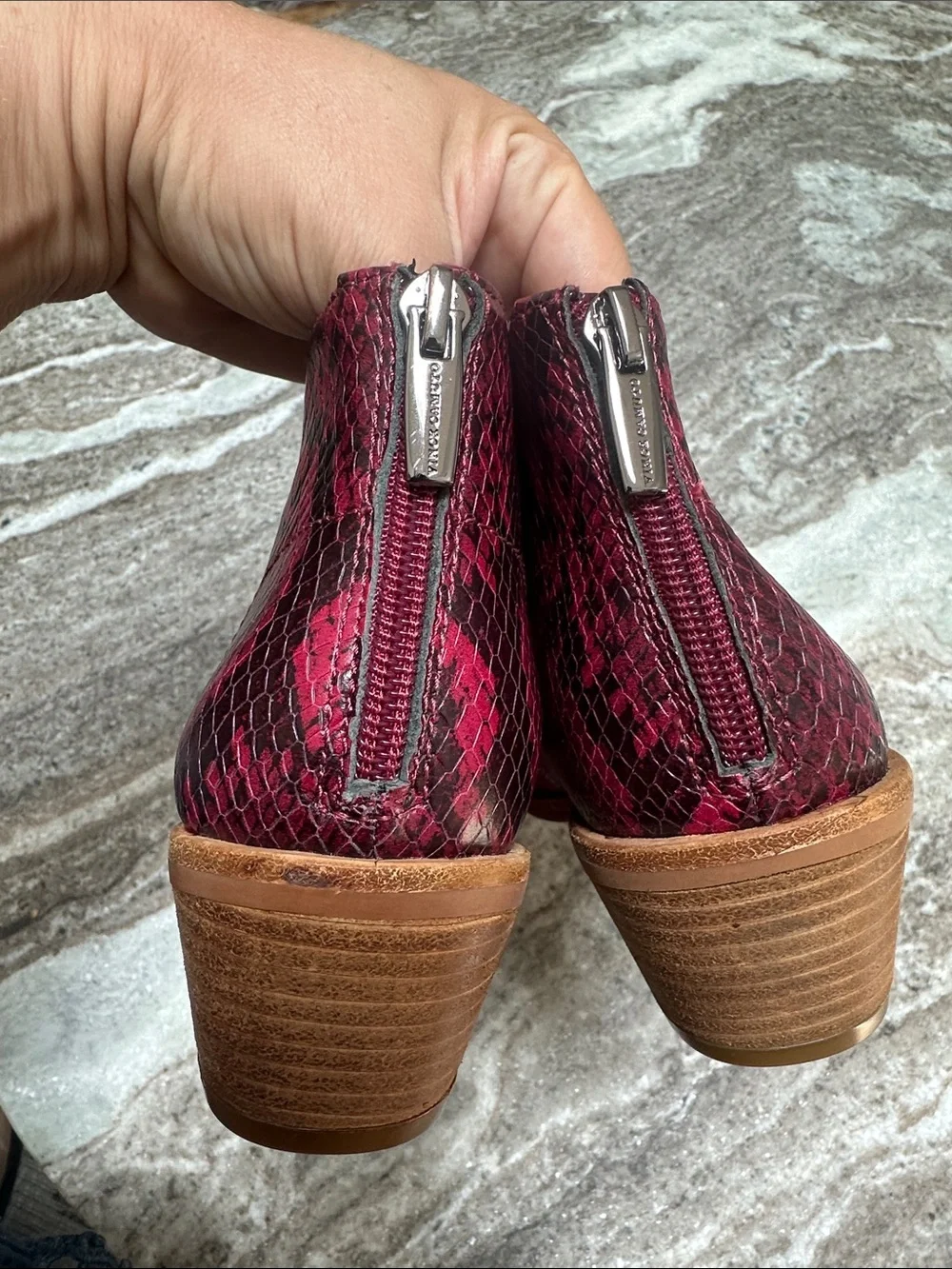 Vince Camuto new super